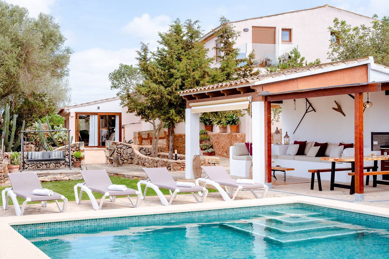Maison de campagne "Ses Cases" avec vue sur la montagne, piscine privée et Wi-Fi in Manacor, Majorque de l'Est