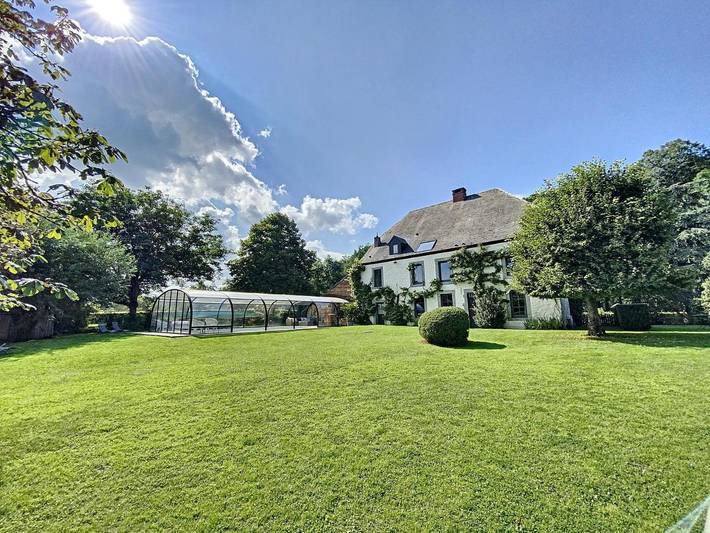 Location de vacances pour 16 personnes, avec piscine ainsi que sauna et jardin, animaux acceptés à Beauraing - 2