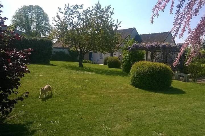 Gîte pour 5 personnes, avec Terrasse ainsi que Jardin et Piscine