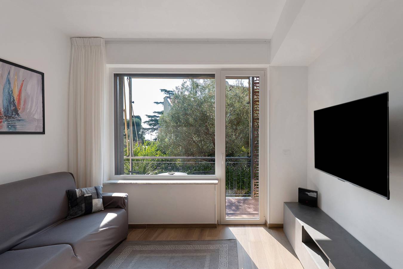 Entire apartment, Apartment 'La Pergola Blu' with Sea View, Wi-Fi and Air Conditioning in Alassio, Riviera di Ponente