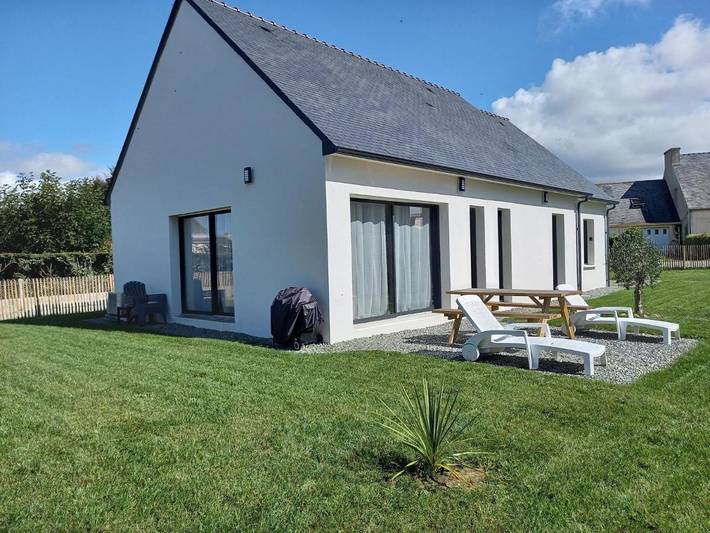 Location de vacances pour 7 personnes, avec jardin à Kerlaz - 2