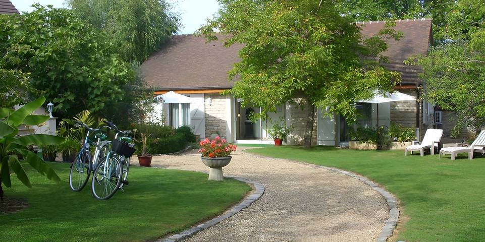 Chambre d’hôte pour 2 personnes, avec jardin à Buxy