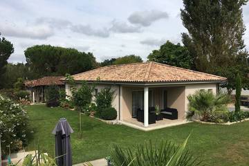 Cottage pour 8 personnes, avec jardin et terrasse à Gastes