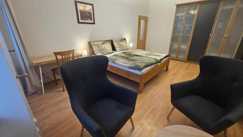 Ferienwohnung für 4 Personen, mit Ausblick in Karlsbad - 2