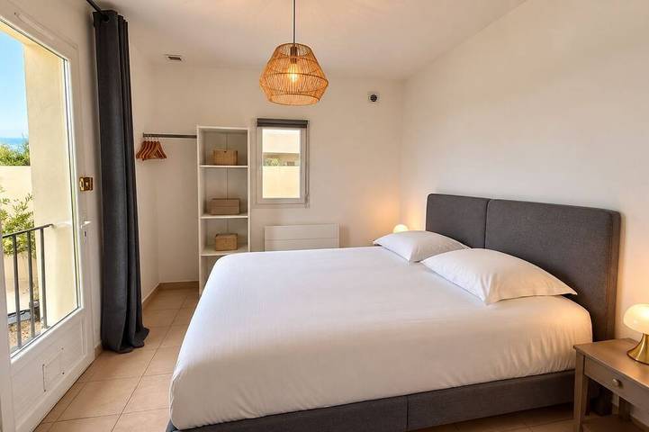 Appartement entier, Appartement Neuf Avec Vue Magnifique Baie De Saint Florent in Saint-Florent, Région de Calvi