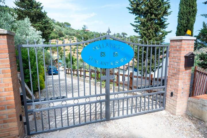 Casa vacanza per 5 persone, con panorama e giardino nonché piscina, con animali domestici in Suvereto