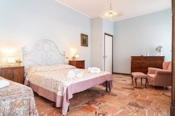 Ferienhaus für 11 Personen, mit Whirlpool und Balkon in Lucca