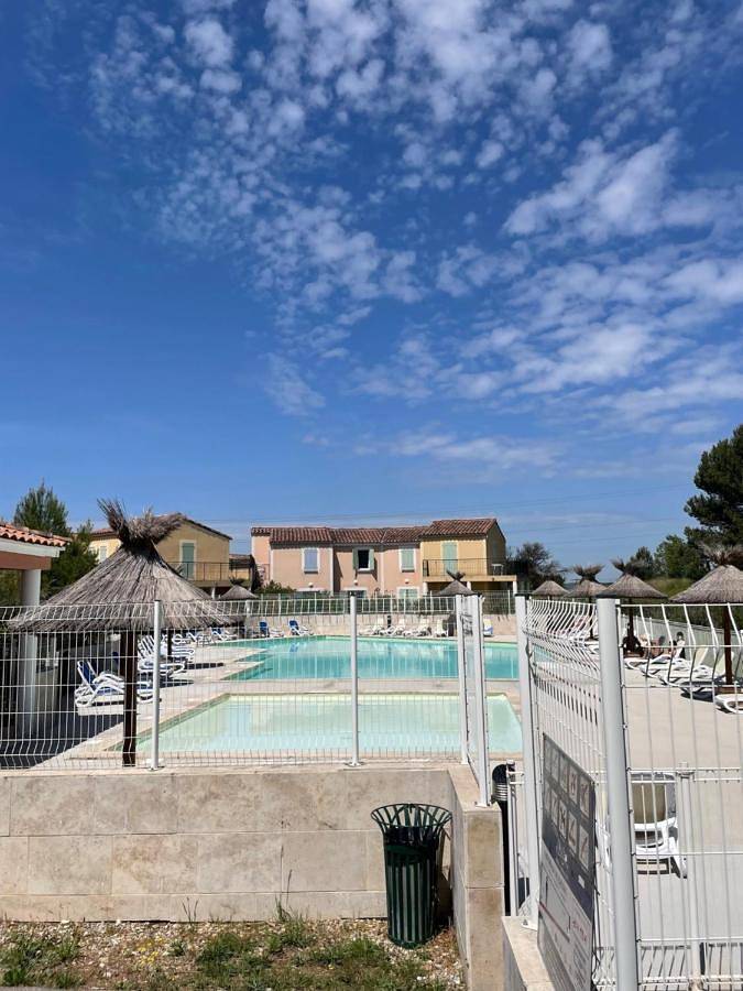Apartamento de vacaciones para 4 personas, con terraza y vistas además de vistas al lago y piscina, Se admiten mascotas - 1