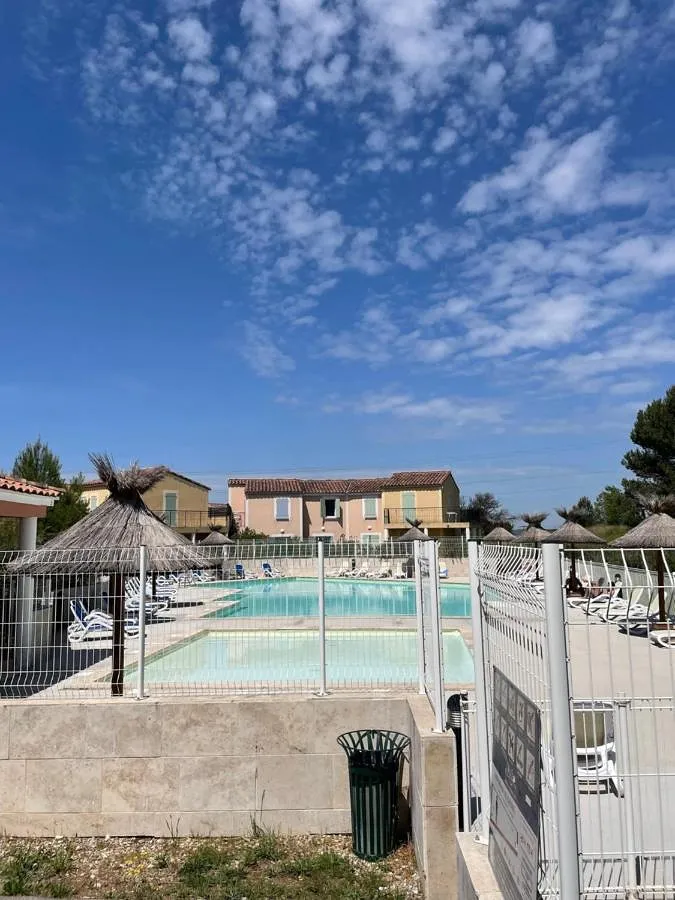 Apartamento de vacaciones para 4 personas, con piscina y terraza además de vistas y vistas al lago, Se admiten mascotas - 1