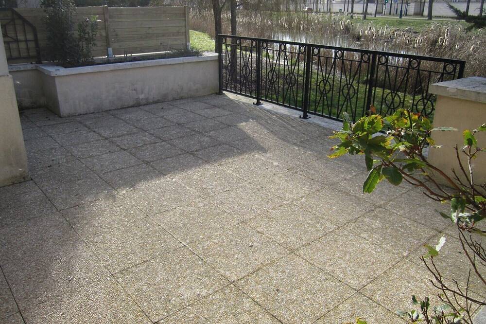 Apartamento entero, 2 Piezas Terraza Eurodisney y cerca de golf in Bailly-Romainvilliers, Sena y Marne