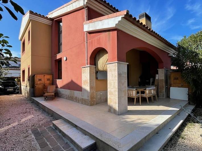 Location de vacances pour 6 personnes, avec jardin ainsi que terrasse et piscine, animaux acceptés dans Bonmont Terres Noves - 3