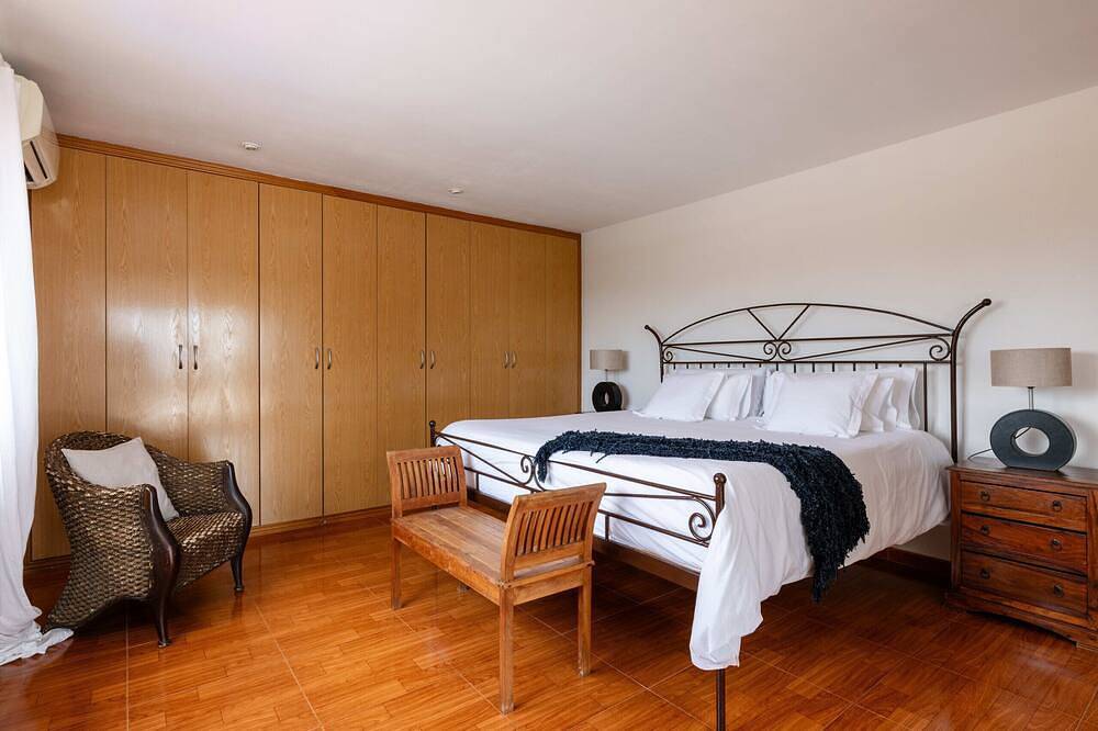 Villa Mara - Private villa with pool, free fast Wifi & Alarm. Views to Playa den bossa beach. in Sant Jordi de ses Salines, Sant Josep de sa Talaia