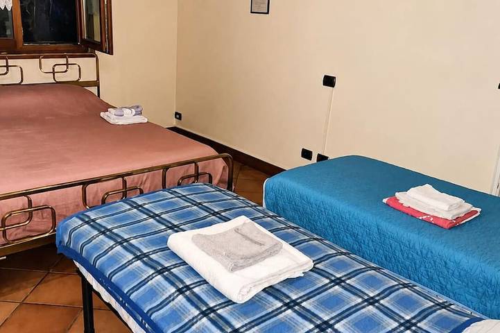 Ganze Wohnung, Lake Park, Only Properties With Private Access To The Lake in Verceia, Comer See