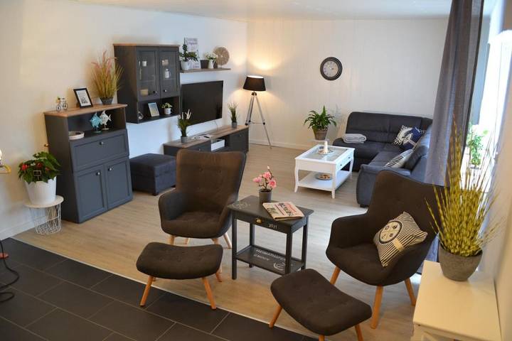 Ferienhaus für 5 Personen, mit Terrasse und Garten sowie Seeblick und Ausblick in Hinte - 4