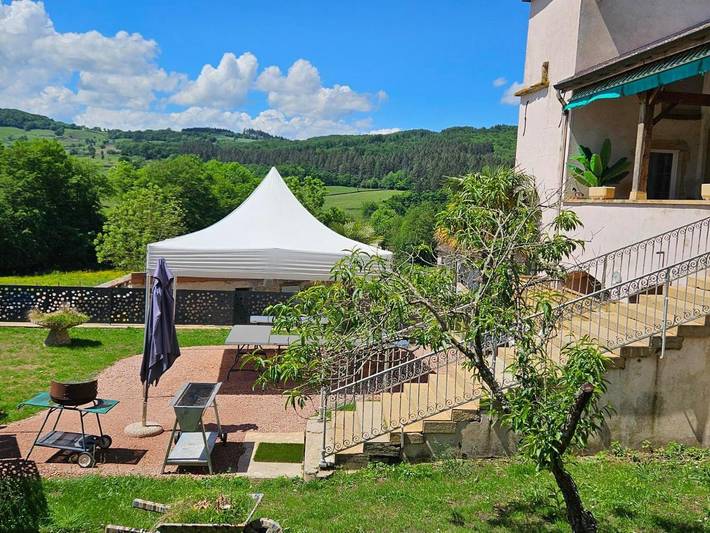 Location de vacances pour 18 personnes, avec jardin et piscine à Bourgvilain - 4