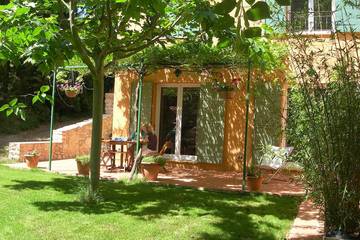 Gîte pour 4 personnes, avec jardin et terrasse à Éguilles