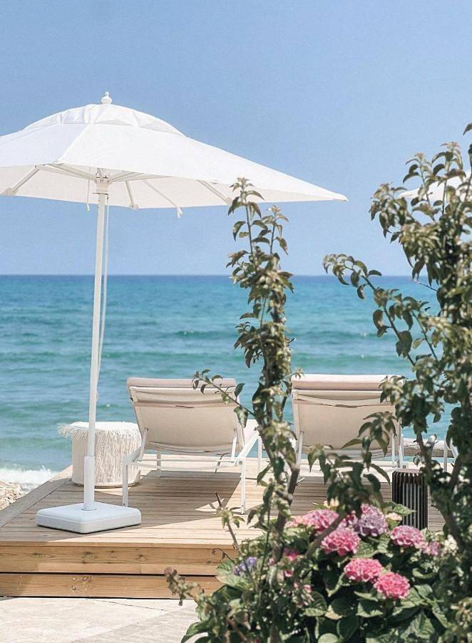 Hôtel pour 2 personnes, avec Terrasse et Jacuzzi ainsi que Jardin et Piscine à Biguglia - 4