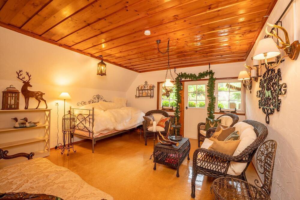 Schwarzwaldhaus Wolftal – Historisches Jagdanwesen, Park und Wildbach im Schwarzwald in Bad Rippoldsau-Schapbach, Mittlerer Schwarzwald