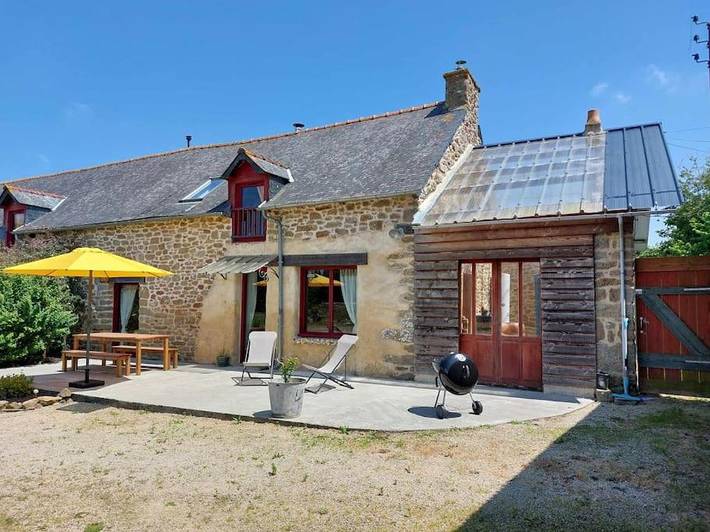 Location de vacances pour 6 personnes, avec Terrasse et Jardin à Landéhen