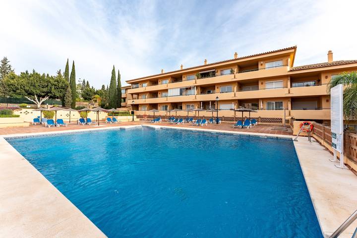 Ganze Wohnung, Apartment 'Casa Jakalia' mit Gemeinschaftspool, Wlan und Klimaanlage in Elviria, Marbella