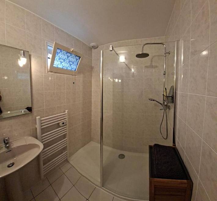 Location de vacances pour 4 personnes, avec terrasse, animaux acceptés à Branne - 3