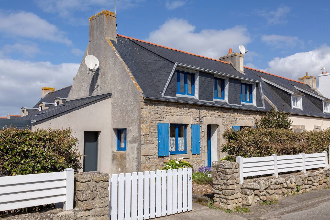 Ferienhaus 'Penty À Deux pas ce La Mer' mit privatem Garten und Whirlpool in Penmarc'h, Côte de Cornouaille
