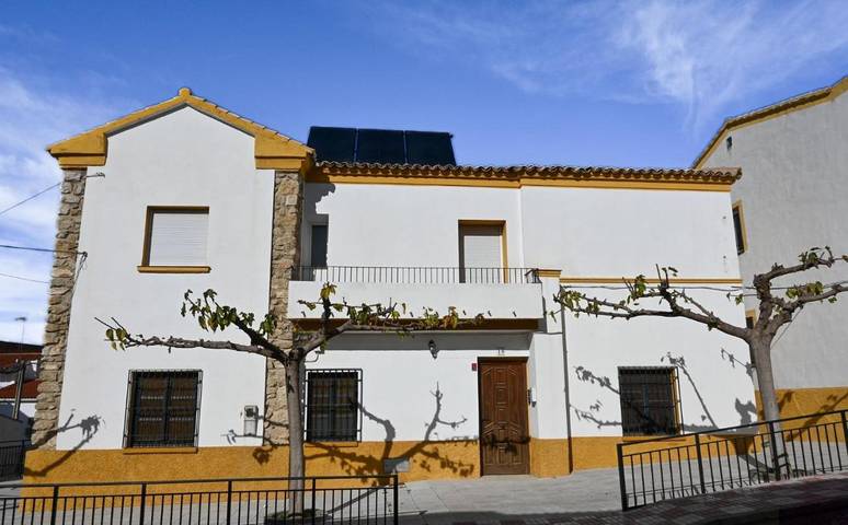 Casa rural para 16 personas, con terraza, Se admiten mascotas en Santo Tomé