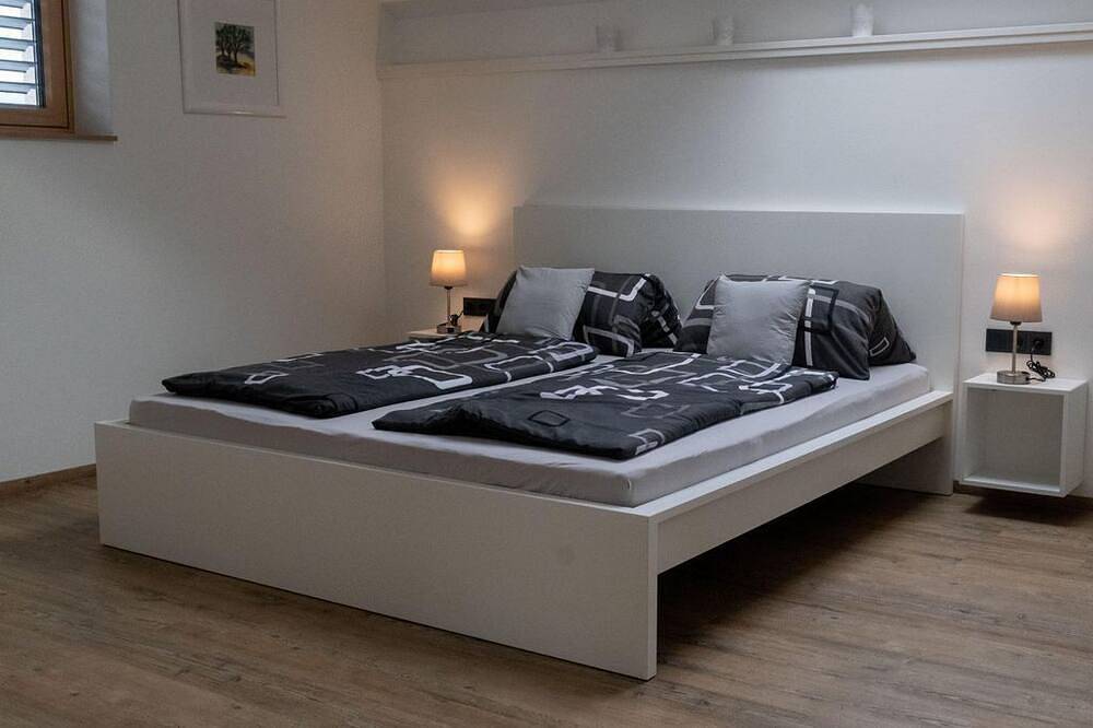 Ganze Wohnung, Turmhus - Appartement/Fewo, Dusche, Wc, 2 Schlafräume in Bürs, Rätikon Gebirgsgruppe