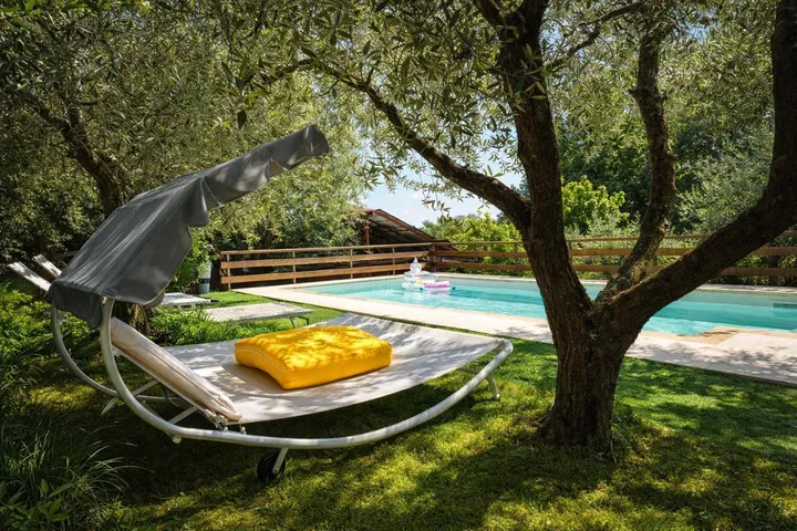 Chalet para 10 personas, con jardín además de vistas y piscina - 1