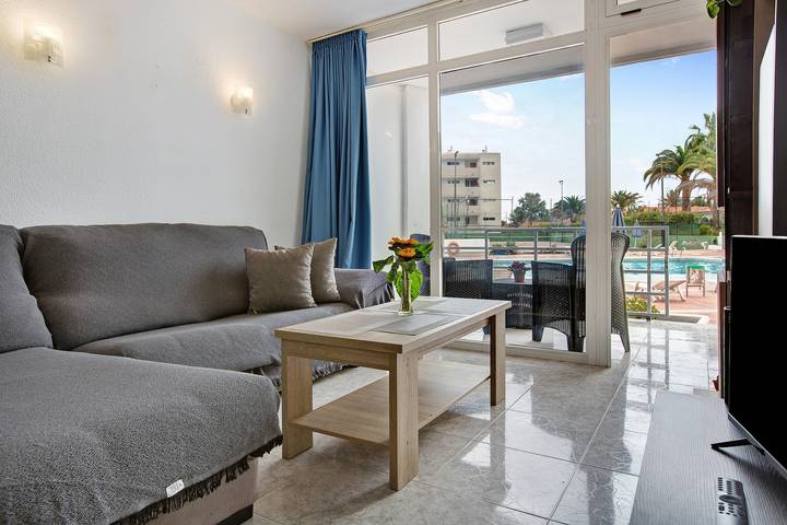 Entire apartment, Apartment Casa Naranjo with Shared Pool, Garden & Wi-Fi in Maspalomas, San Bartolomé de Tirajana