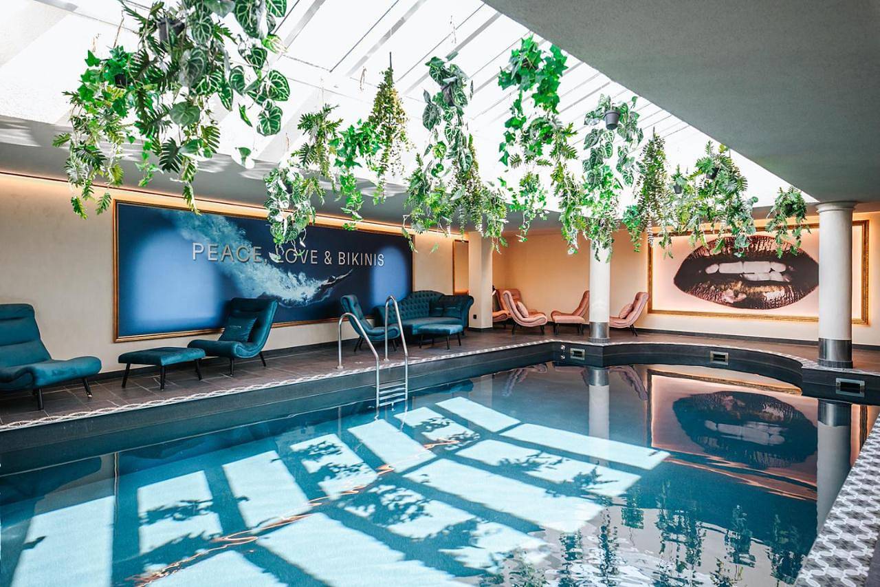 Wellness Aparthotel "Lechlife" incl Aussen und Innenpool - 400m zum Lift in Wängle, Außerfern