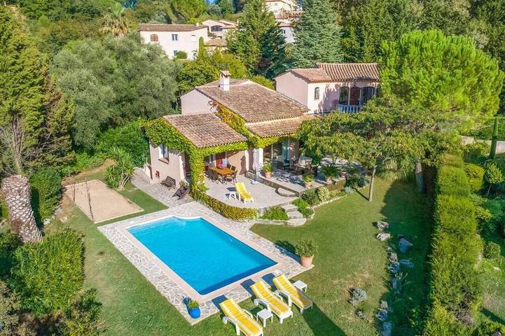 Maison de vacances pour 8 personnes, avec balcon ainsi que jardin et piscine, animaux acceptés à Auribeau-sur-Siagne