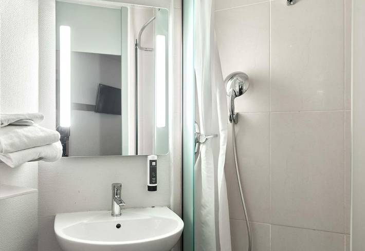 Hôtel pour 2 personnes à Noisy-le-Grand - 3