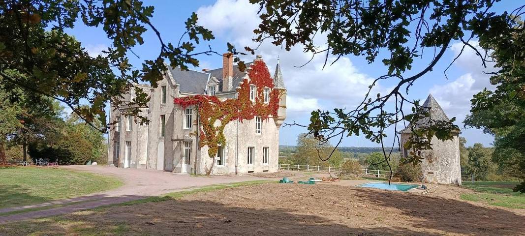 Chambre d’hôte pour 3 personnes, avec Terrasse et Jardin ainsi que Piscine et Vue