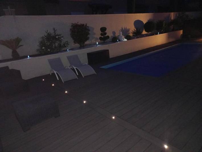 Location de vacances pour 5 personnes, avec piscine ainsi que terrasse et jacuzzi à Gleizé - 2