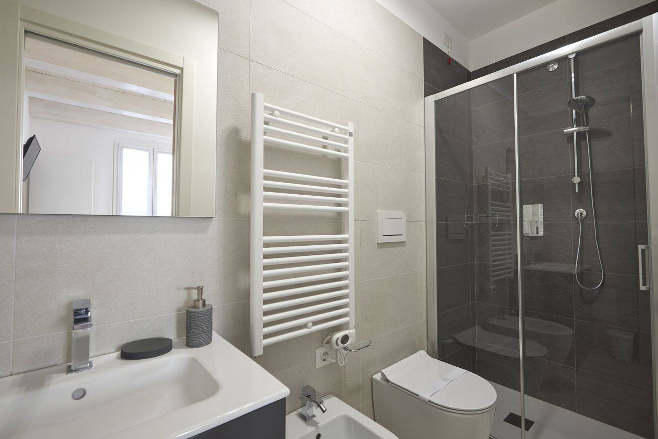 Ganze Wohnung,  Newly Built One-Bedroom Apartment with A/C and Wifi in Civitanova Marche, Adriaküste Marken