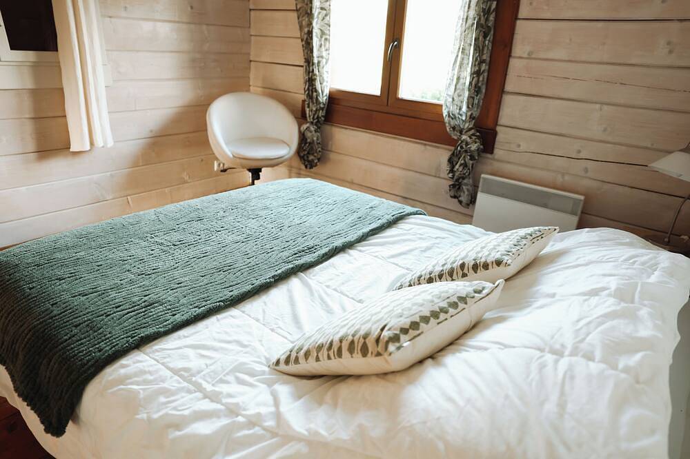 Modern wooden chalet with heated swimming pool, jacuzzi, spa and sauna in Saissac, Carcassonne region