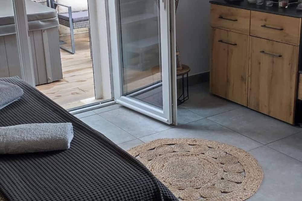 Apartamento entero, Fully equipped studio with free parking and spa (optional). in Solliès-Pont, Costa mediterránea (Francia)
