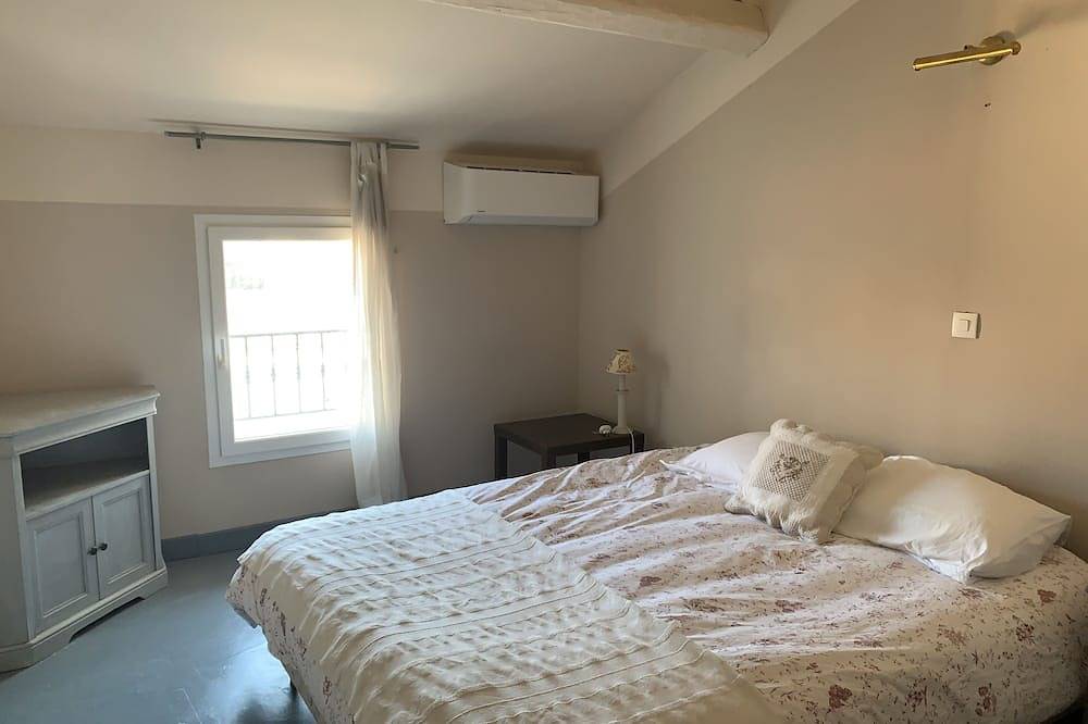 Feriehus for 9 personer med terrasse in Le Brusc, Middelhavskysten (Frankrig)