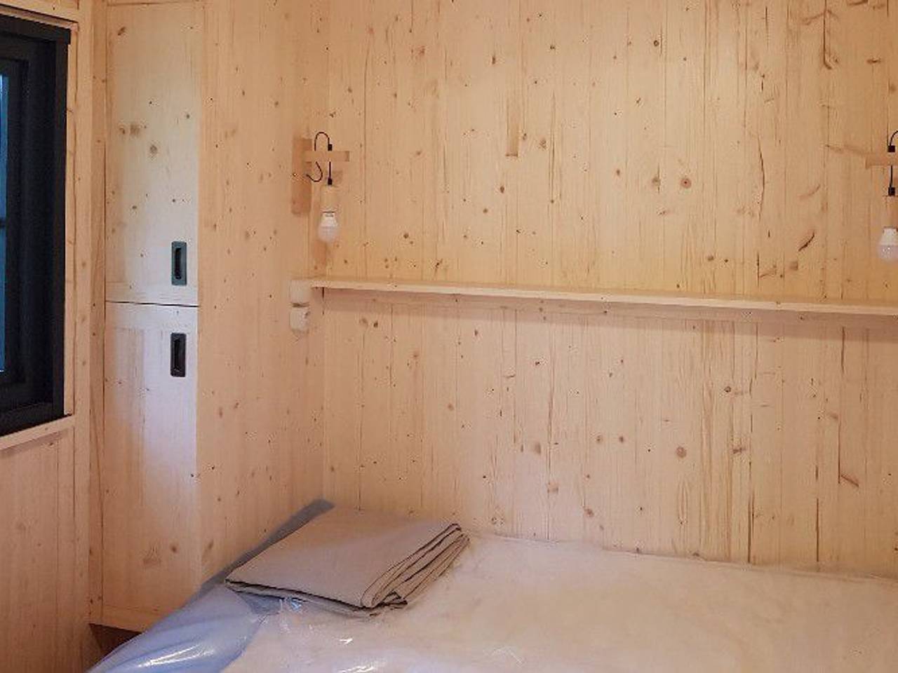 Stilt house with terrace for 2 guests in Moncrabeau, Nérac en omgeving