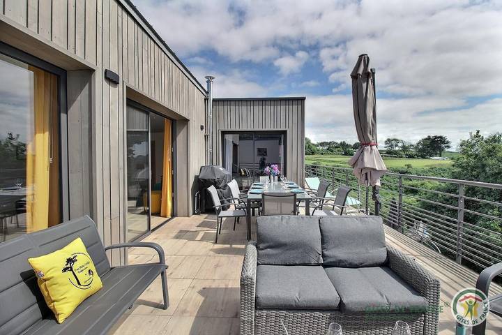 Gîte pour 6 personnes, avec sauna et jardin ainsi que vue et piscine dans Plage de Port-Mabo - 2