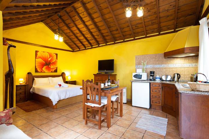 Casa rural para 2 personas, con Vistas al mar y Terraza además de Jardín y Piscina en Icod de los Vinos - 2