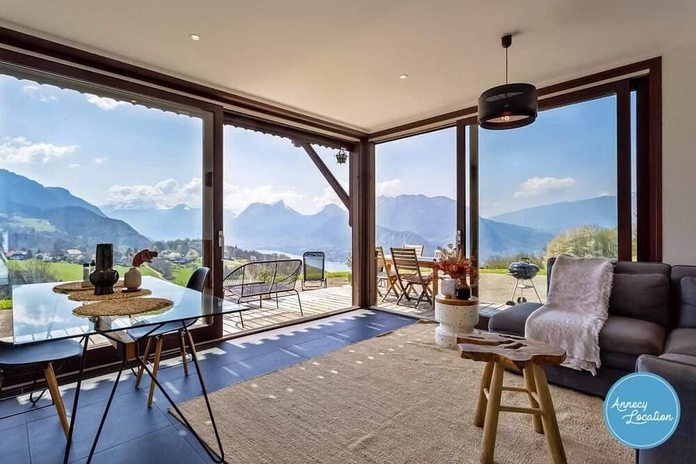 Appartement entier, La Bergerie T2 : Appartement vue Lac et Montagnes. in Talloires-Montmin, Région d'Annecy