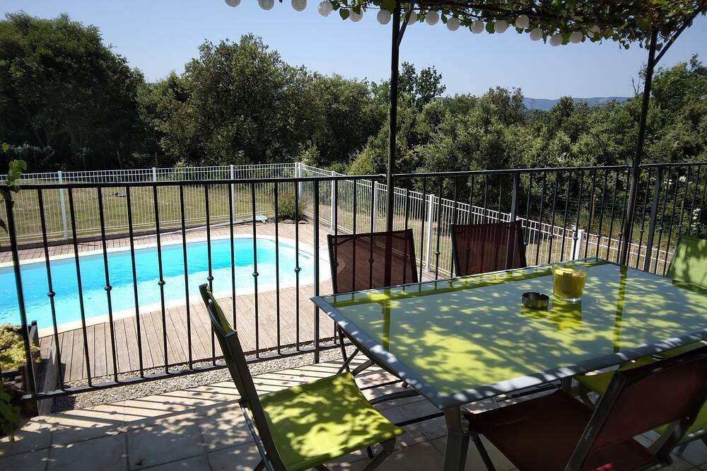 Quiet villa, sleeps 6, private pool in Viviers, Privas