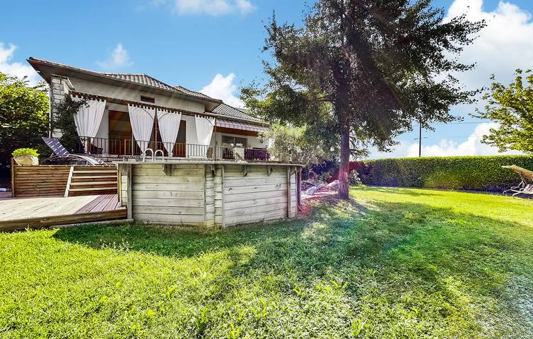 Appartement avec vue sur la montagne, parking et piscine in Lamotte-du-Rhône, Vaucluse
