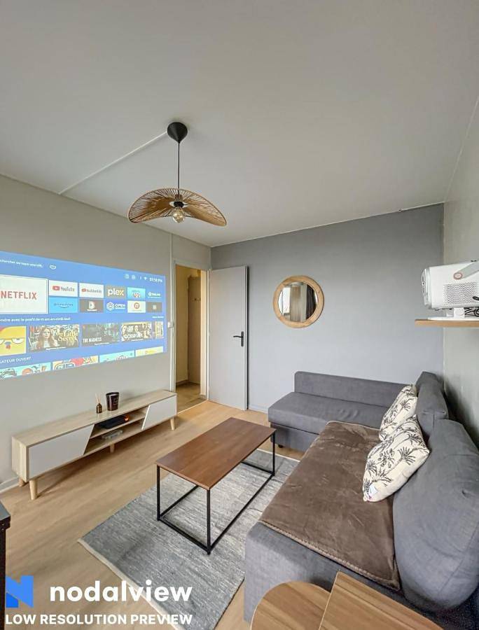 Appartement entier, Cozy renovated apartment with cinema atmosphere and view in La Mulatière, Lyon et ses environs