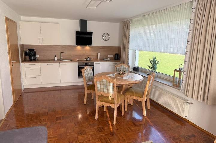 Vakantieappartement voor 2 personen, met balkon en tuin in Altastenberg