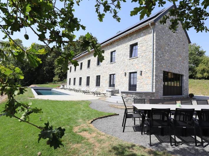 Ferienhaus für 24 Personen, mit Sauna und Pool sowie Garten und Ausblick - 1