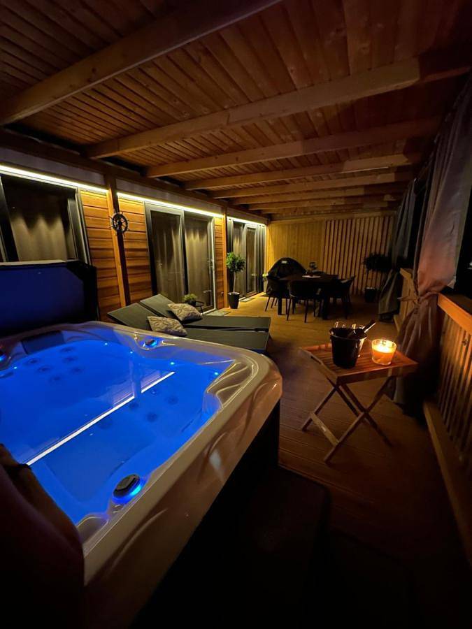 Camping für 6 Personen, mit Garten und Whirlpool sowie Pool in Kvarner Bucht