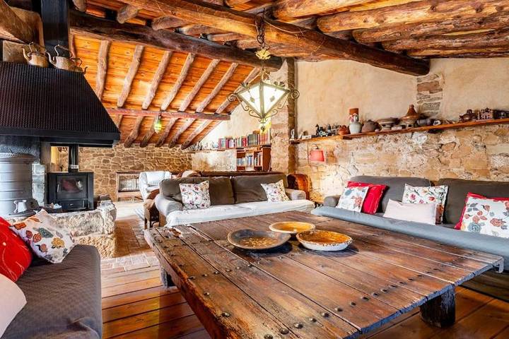 Casa rural para 16 personas, con piscina además de vistas y terraza, Familias con niños en Terra Alta - 3